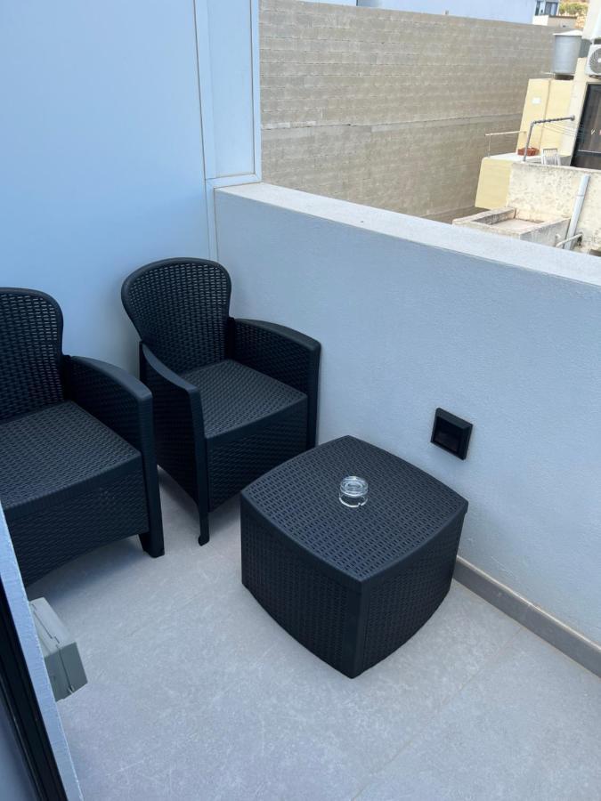 Cosy & Modern Top Floor 1-Bedroom Apartment St. Paul's Bay Exterior photo